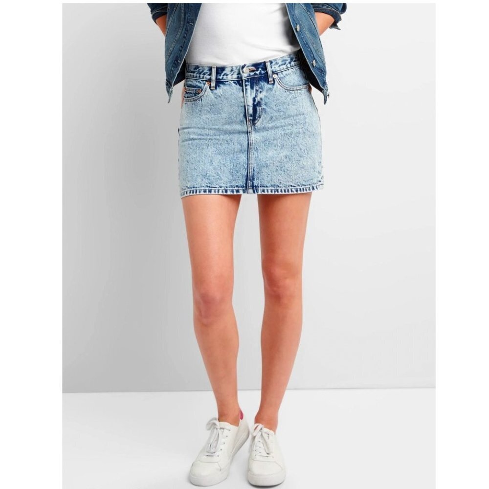 GAP 5 Pocket Mini Skirt in Acid Wash, 25 LN